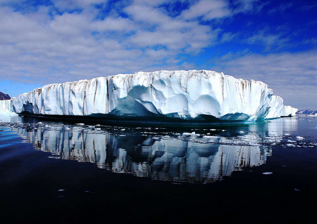 Greenland ice sheet melting causing rising sea level